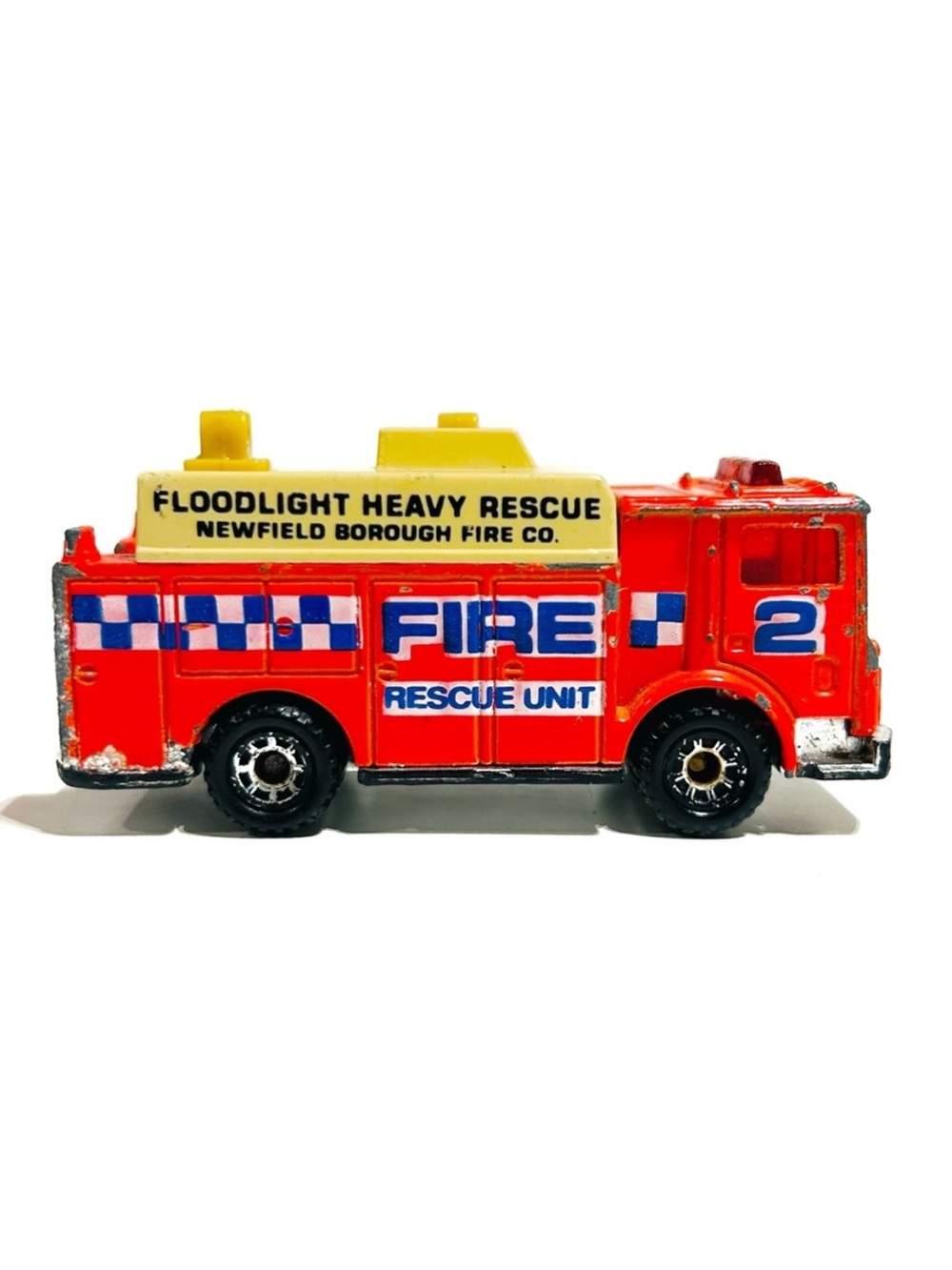Vintage 1991 Matchbox Mack Auxiliary Power Truck Fire Die Cast Model Toy Car Red